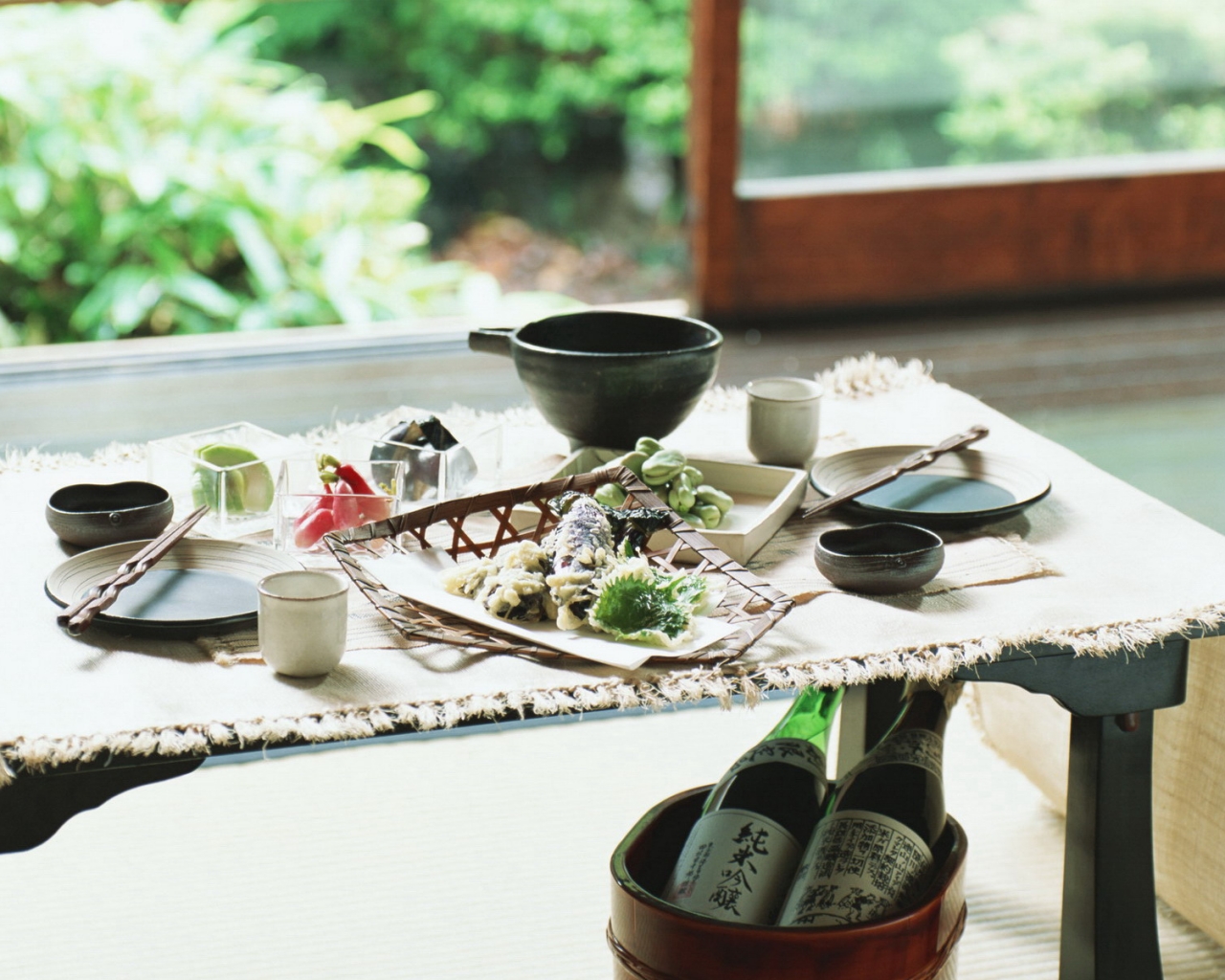 Кухонный стол в японском стиле