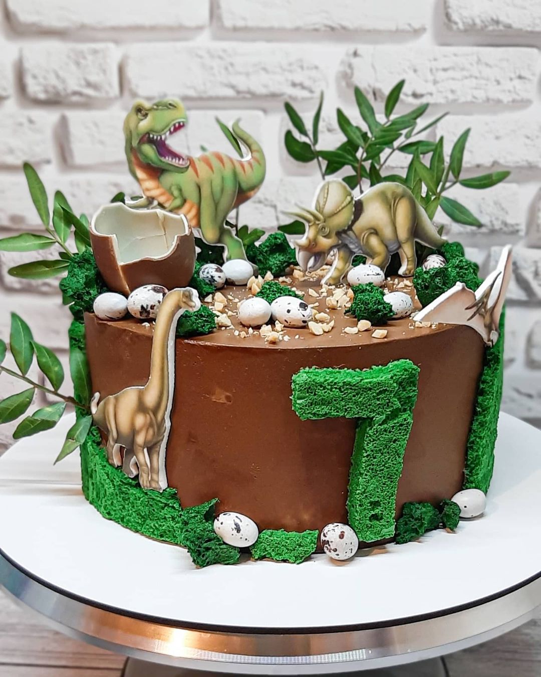 Торт с динозаврами 7 лет