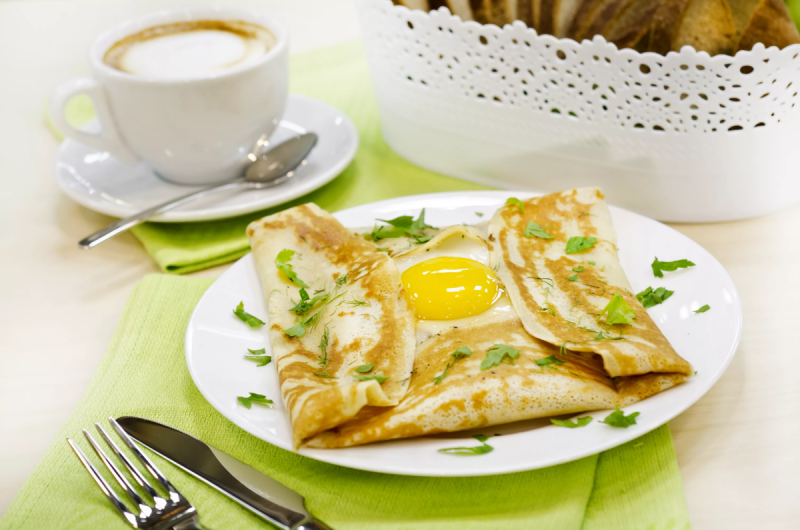 Завтраки яичница + блинчики