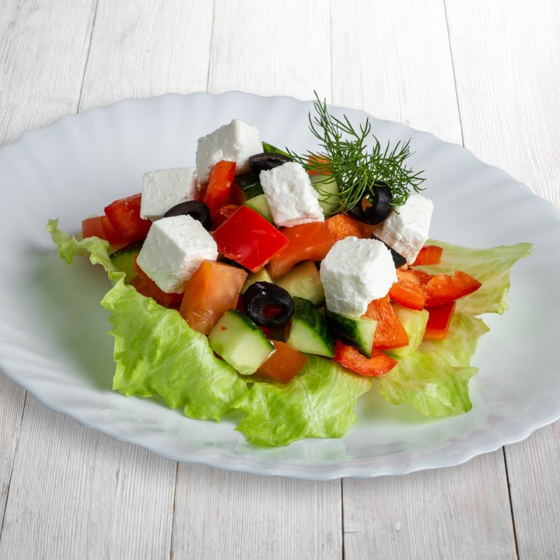 Греческий салат порционно