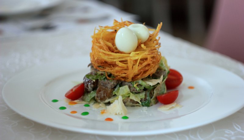 Салат перепелиное гнездо ресторан