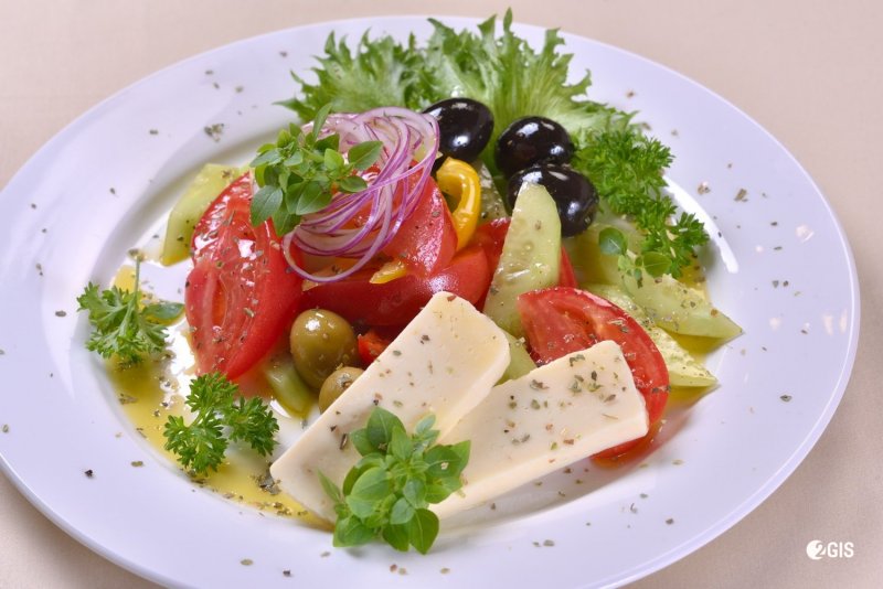 Греческий салат сервировка