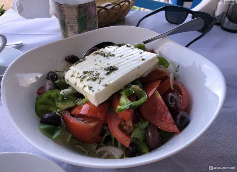 Греческий салат в Греции