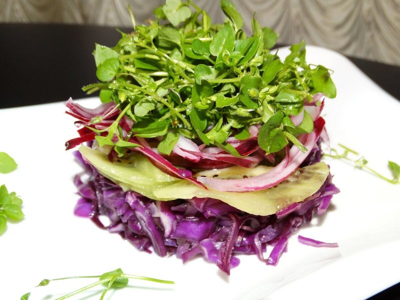 Салат из капусты белокочанной с растительным маслом