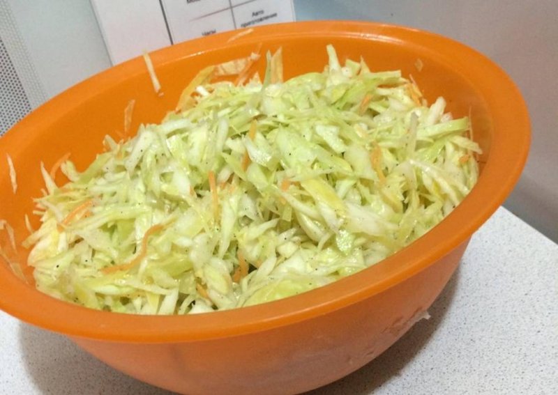 Украшение салата из капусты