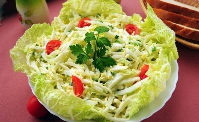 Салат с китайской капустой и огурцом