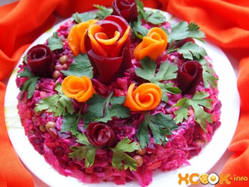Салат из свеклы в виде розы