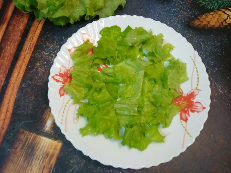Листья салата украсить салат