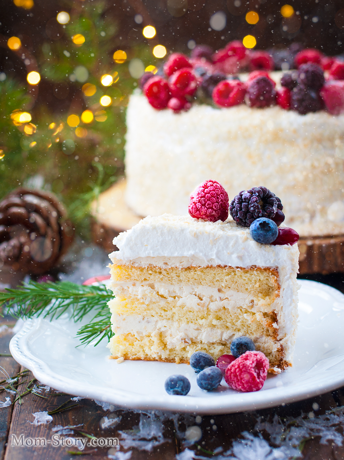Зимние торты рецепты. Рождественский меренговый торт. Новогодние тортики. Бисквитный торт. Бисквитный торт на новый год.