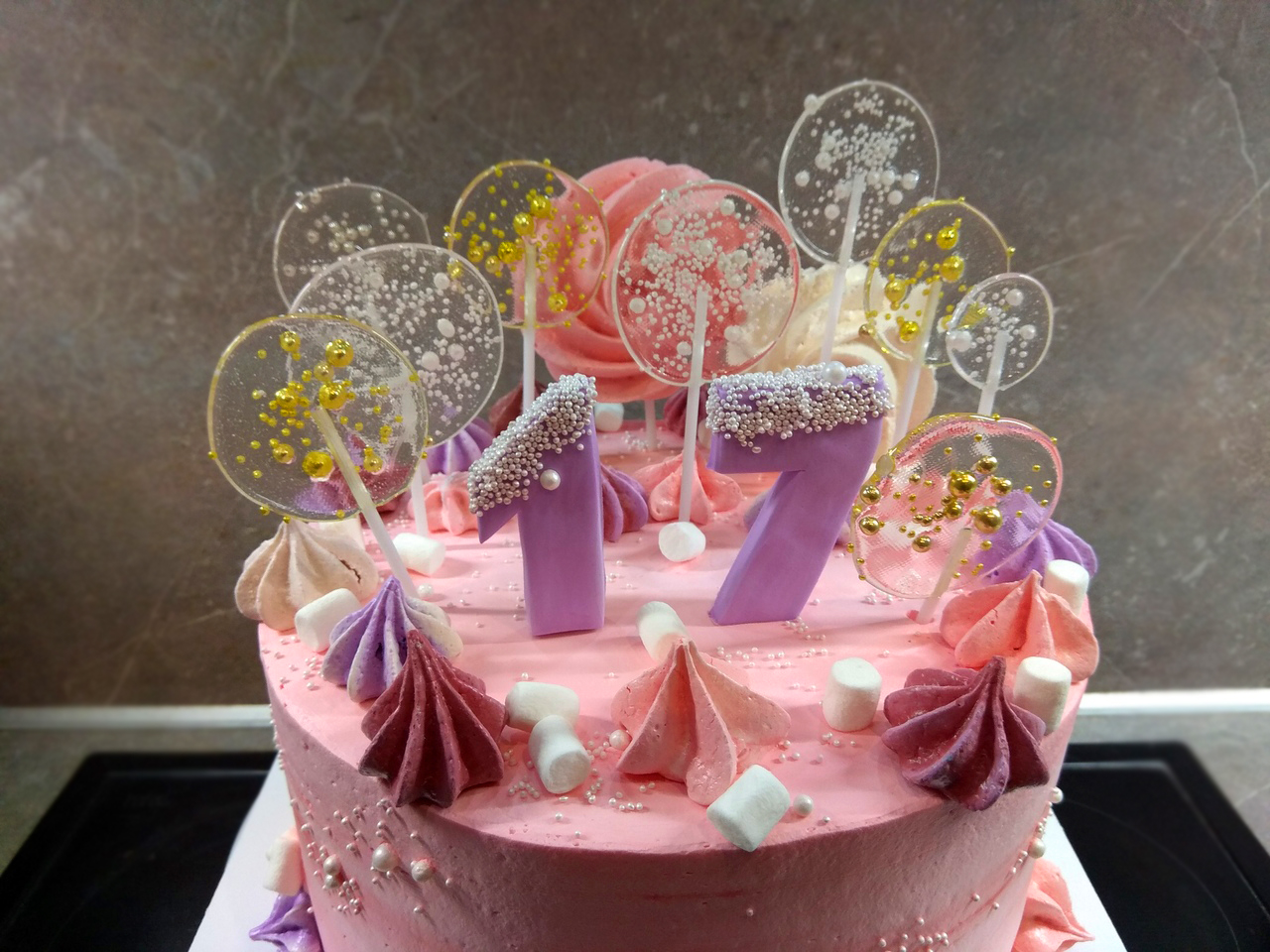 С днем рождения дочки 17 лет. Торт девочка. Красивые торты для девочек. Торт на день рождения девочке. Тортики на день рождения для девочек.