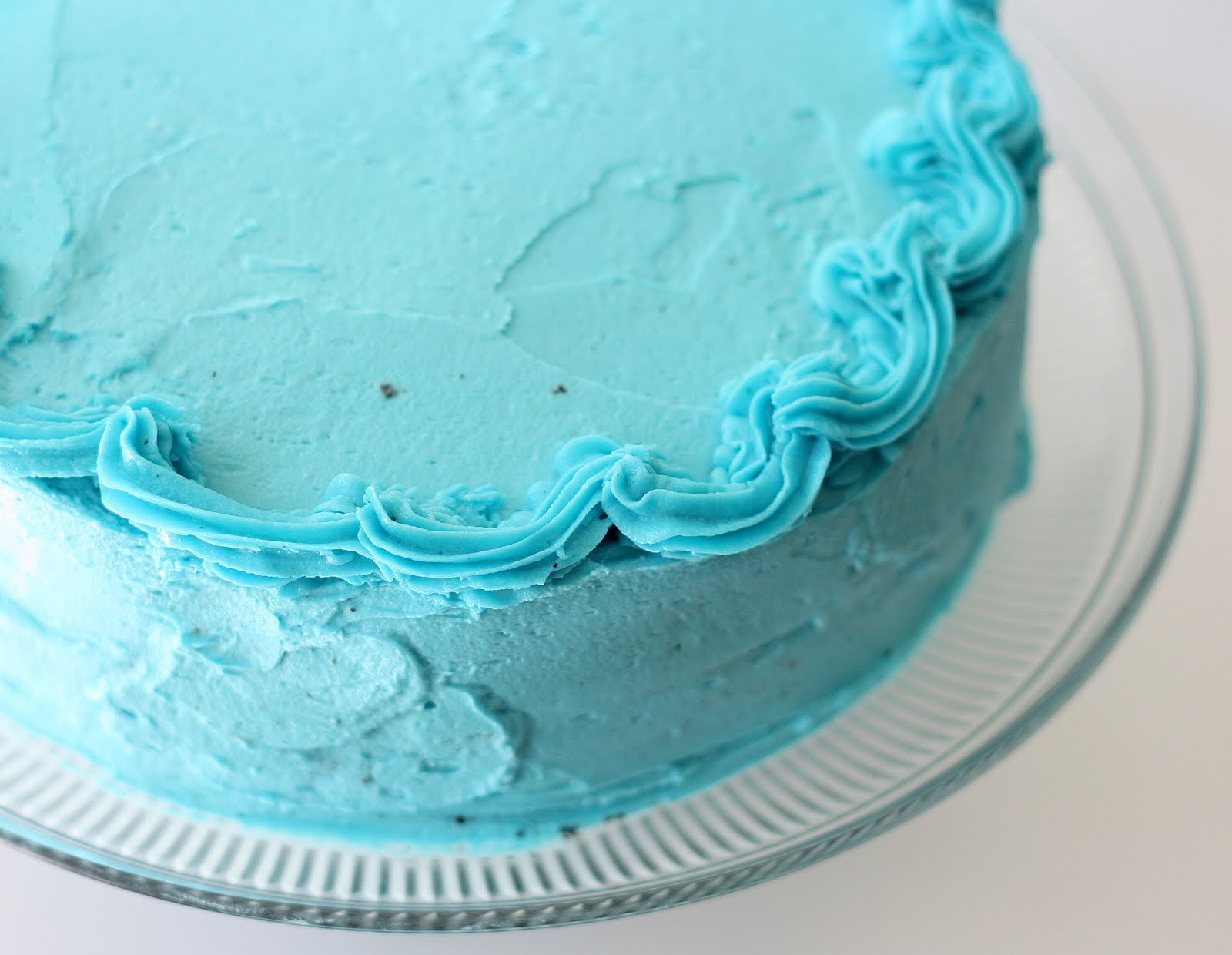 Украшение голубого торта