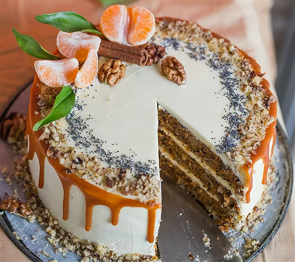 Торт с маканом. Торт морковный Mirel. Морковный торт с апельсиновым конфи. Торт морковный бисквит с сырным кремом. Морковный торт Чизберри.
