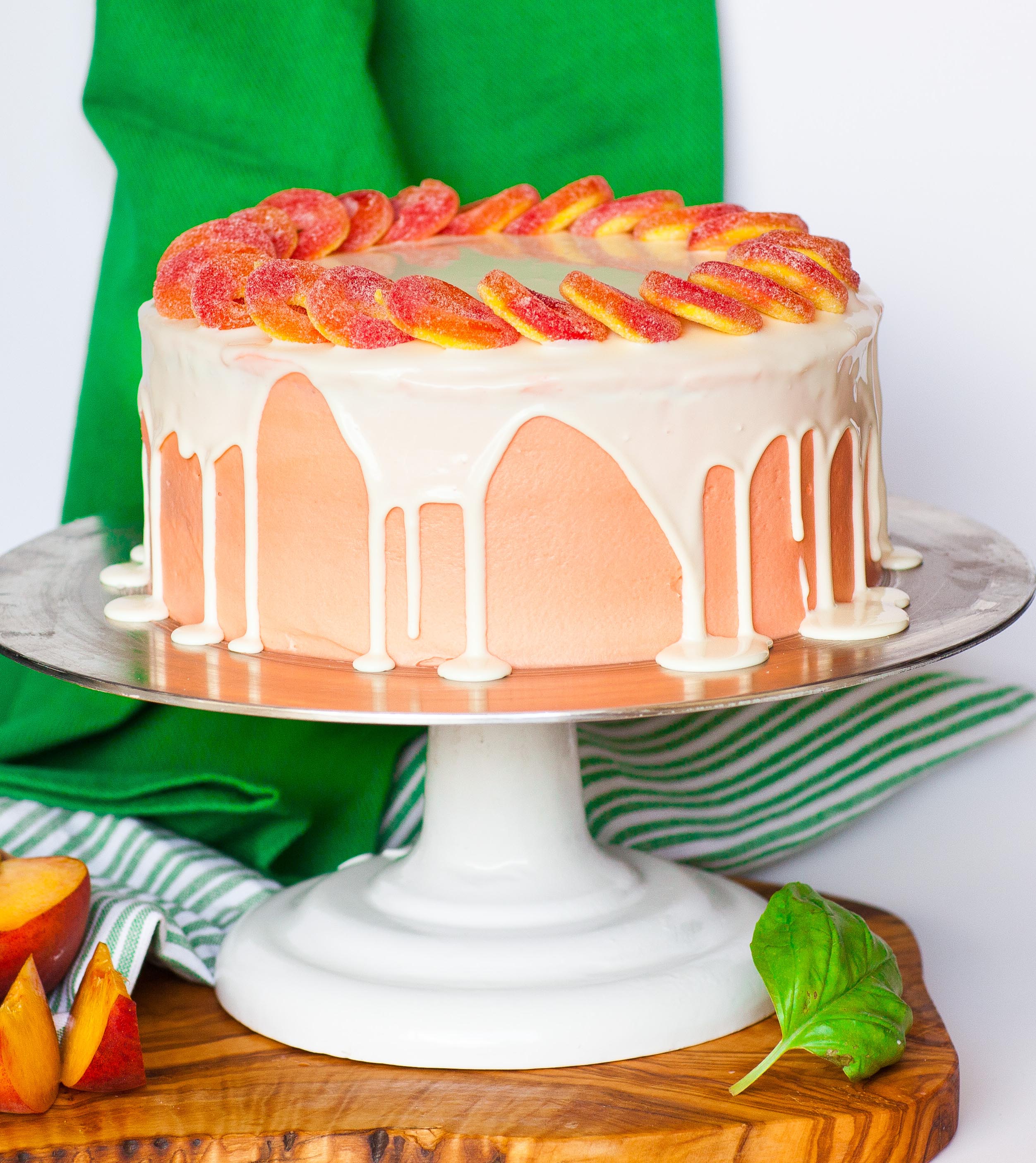 Декор персикового торта