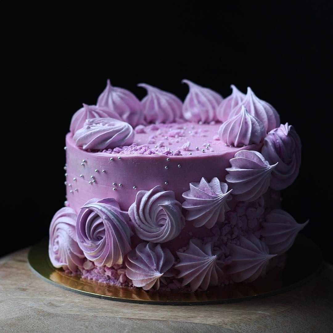 Как красиво оформить торт безе