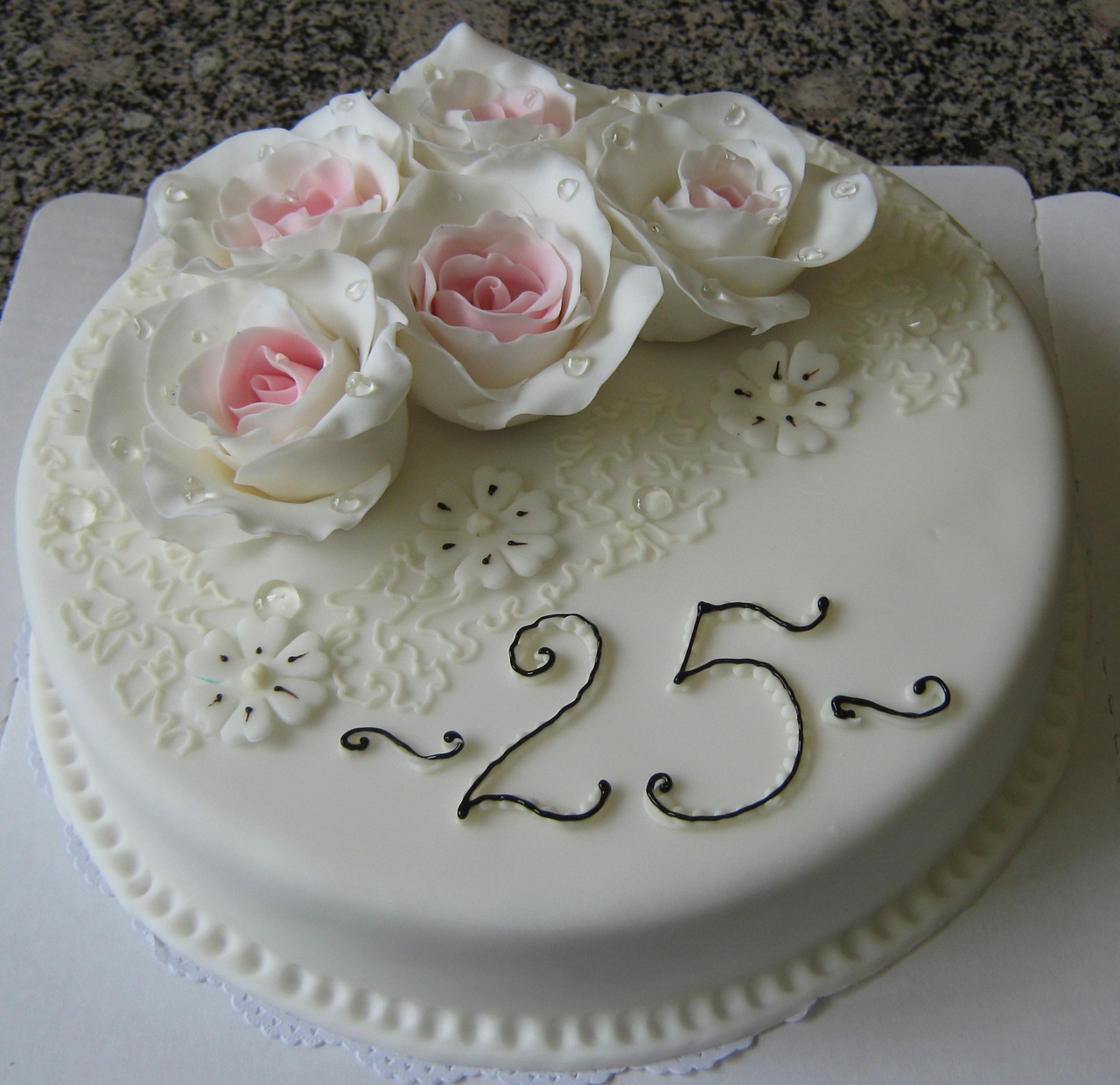 Красивый торт на 25 лет