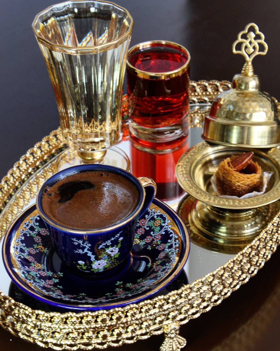 Турецкий кофе и сладости