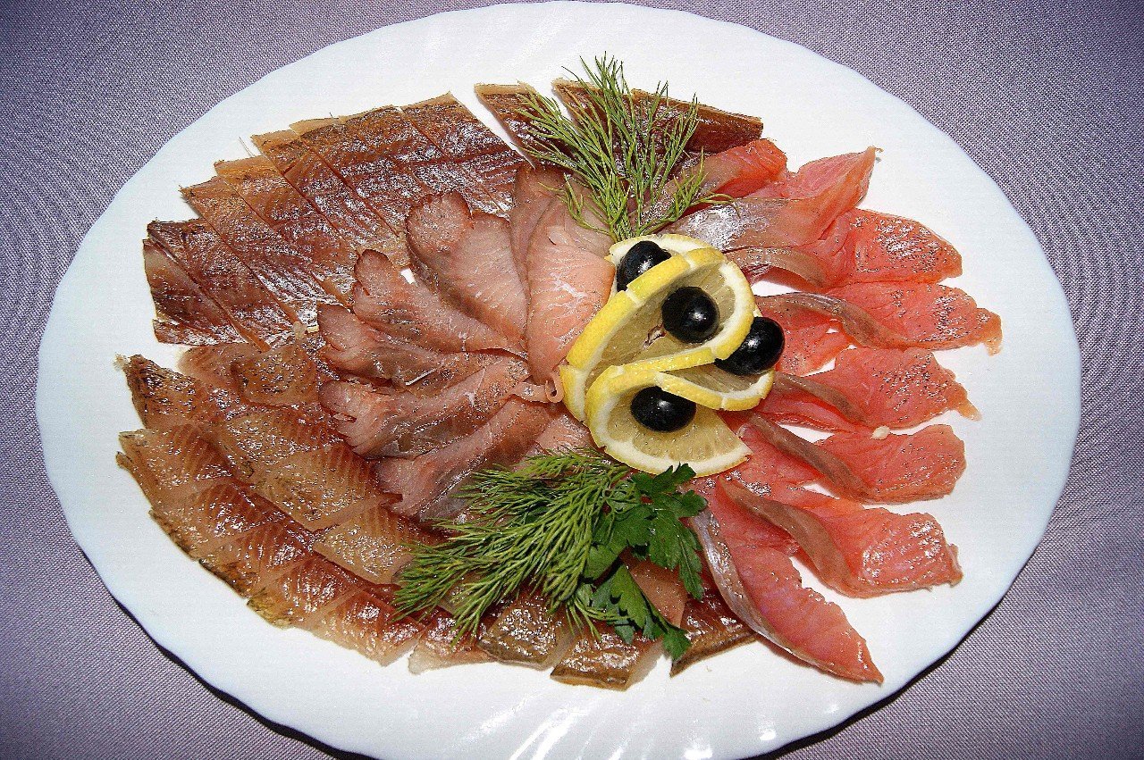 как разложить рыбу на тарелке фото красиво