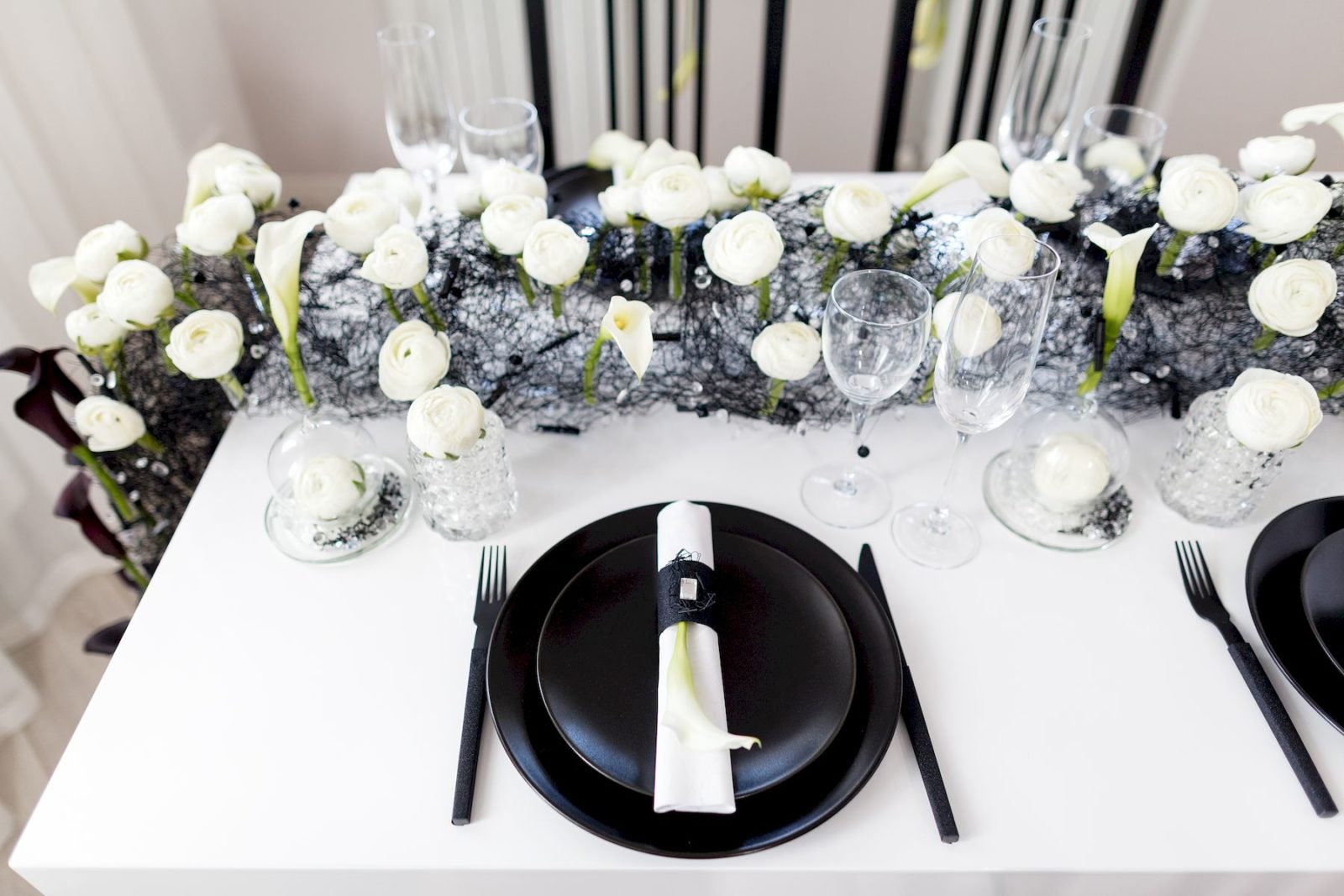 Черный свадебный стол