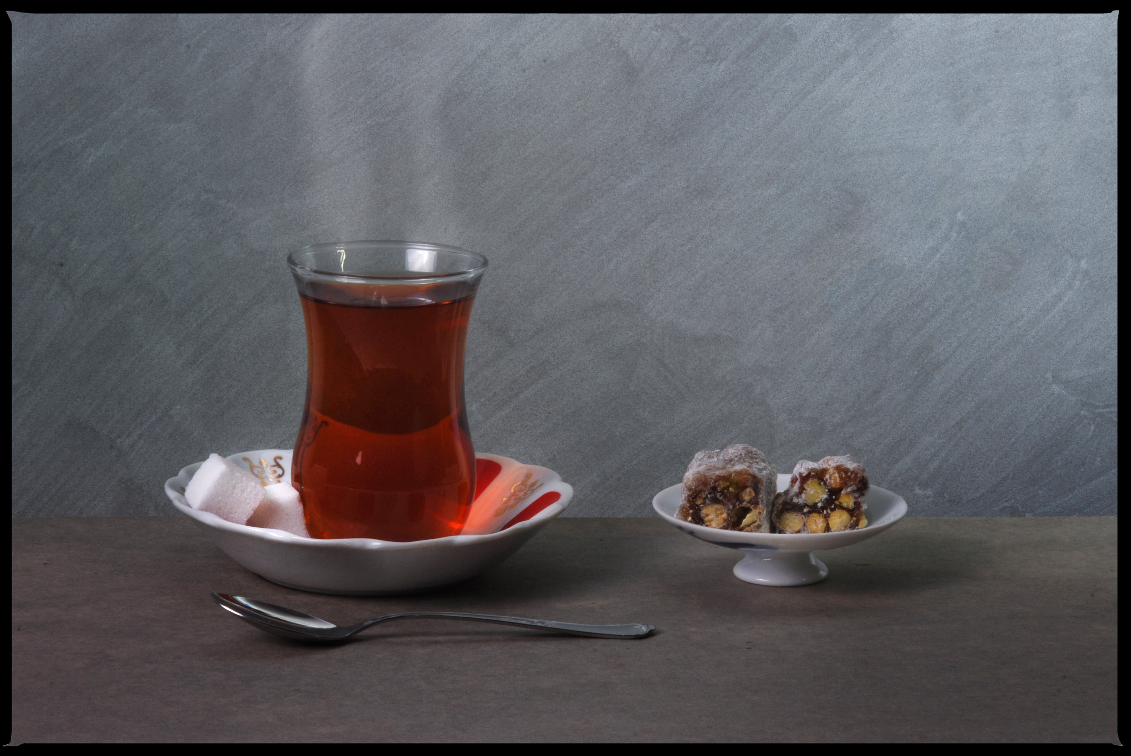 Бардак по турецки. Традиционный турецкий чай. Бардак чай. Турецкий чай бардак. Турецкий чай рассыпной.