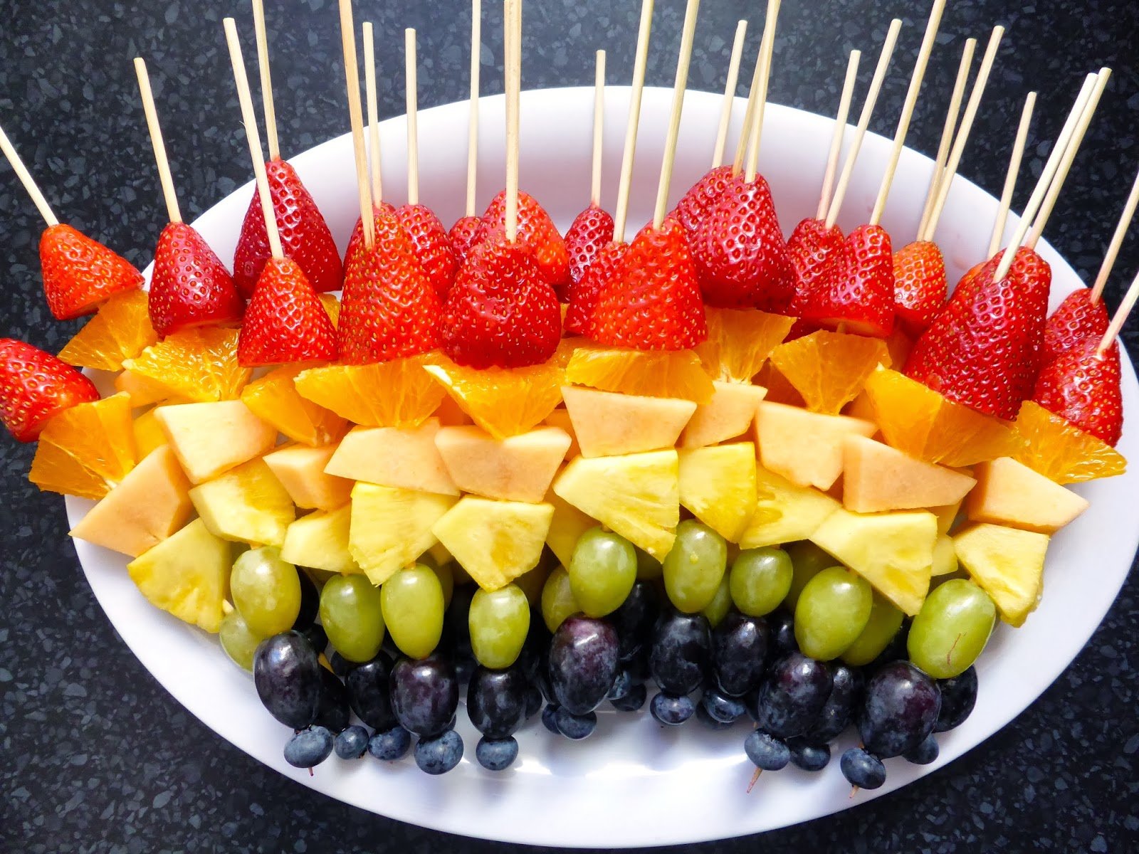 шпажки фруктовые для детей на день рождения