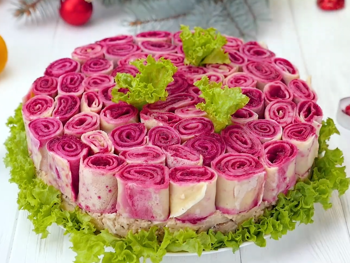 Салат букет. Салат букет роз. Праздничный салат букет роз. Салат букет невесты.