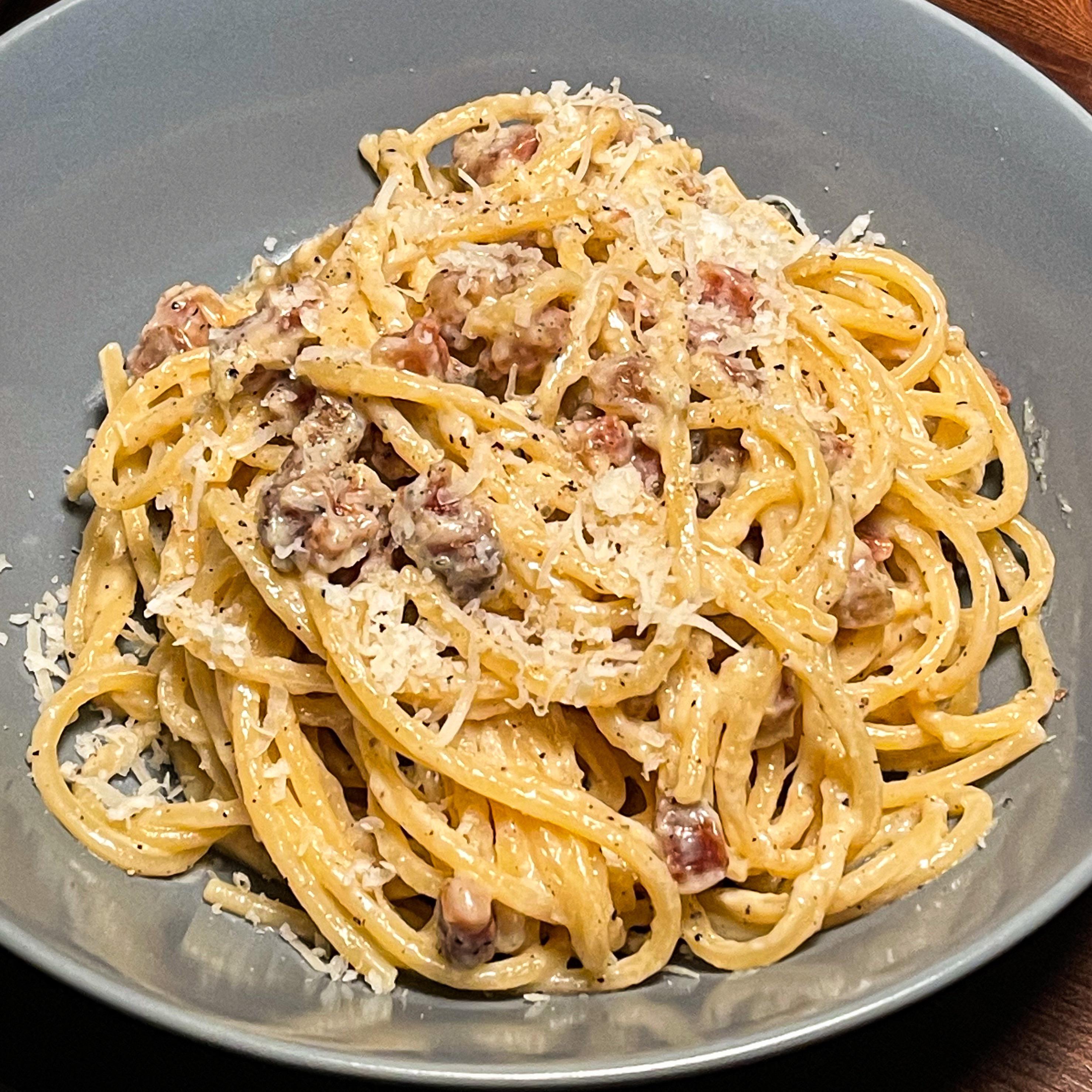Рецепт карбонары со спагетти. Гуанчиале карбонара. Спагетти карбонара. Спагетти с Гуанчале. Карбонара Романо.
