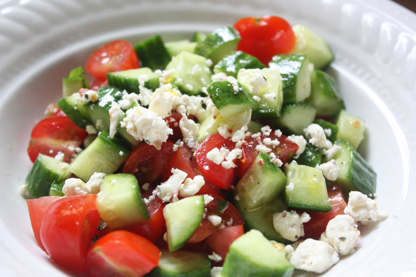 Салат без помидоров рецепт простой. Салат фото. Простые салаты. Легкие салаты. Легкий летний салат.