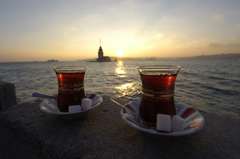Турецкий чай с видом на Босфор