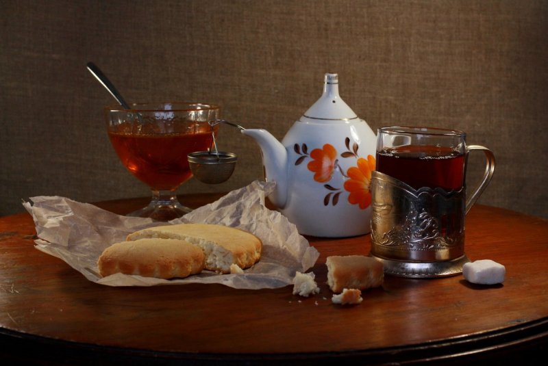 Натюрморт с чаем и чайником