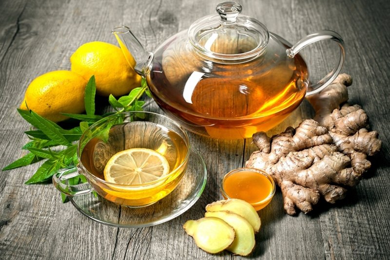 Чёрный чай с имбирём и лимоном