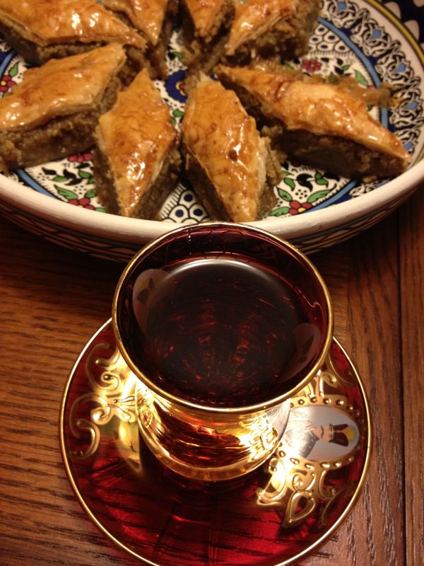 Турки пьют чай