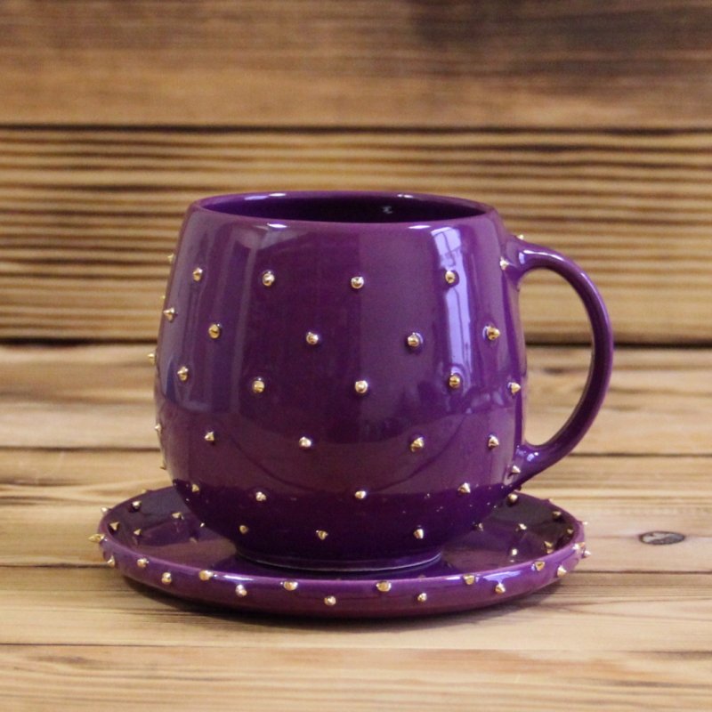 Фиолетовая чашка
