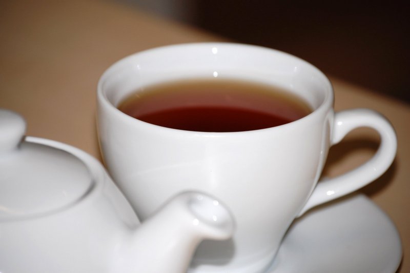 Чай в белой чашке
