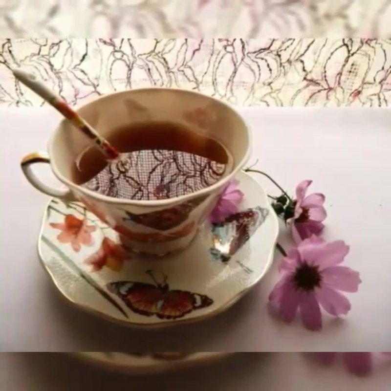 Чашки с блюдцами для чая