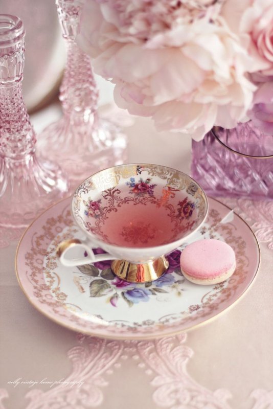 Чаепитие в розовых тонах