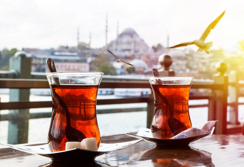 Турецкий чай на берегу
