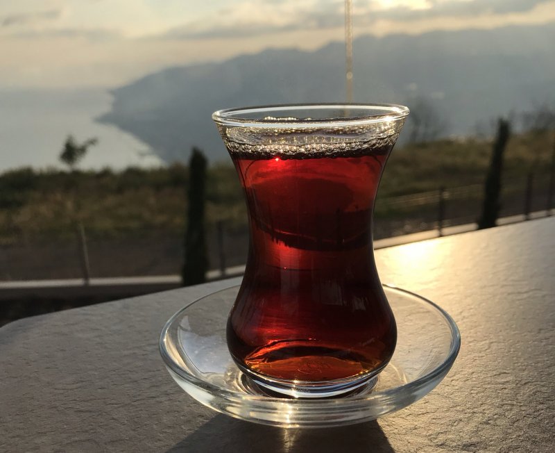 Турецкий чай с видом на море