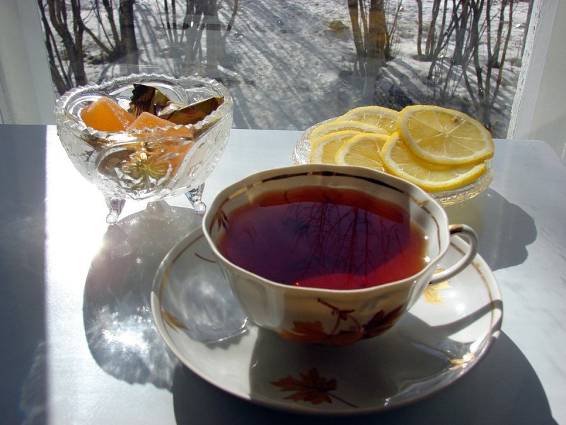 Зимнее утро с чашкой чая