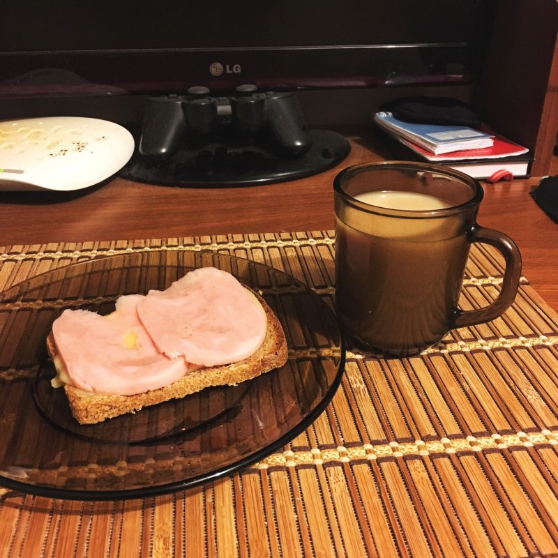 Завтрак кофе и бутерброд