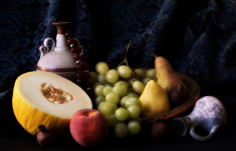 Натюрморт фрукты на столе