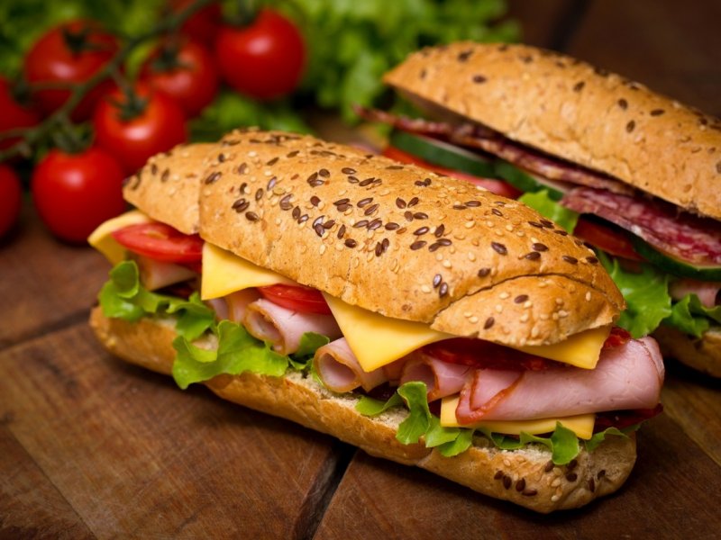 Сэндвич с семгой и творожным сыром
