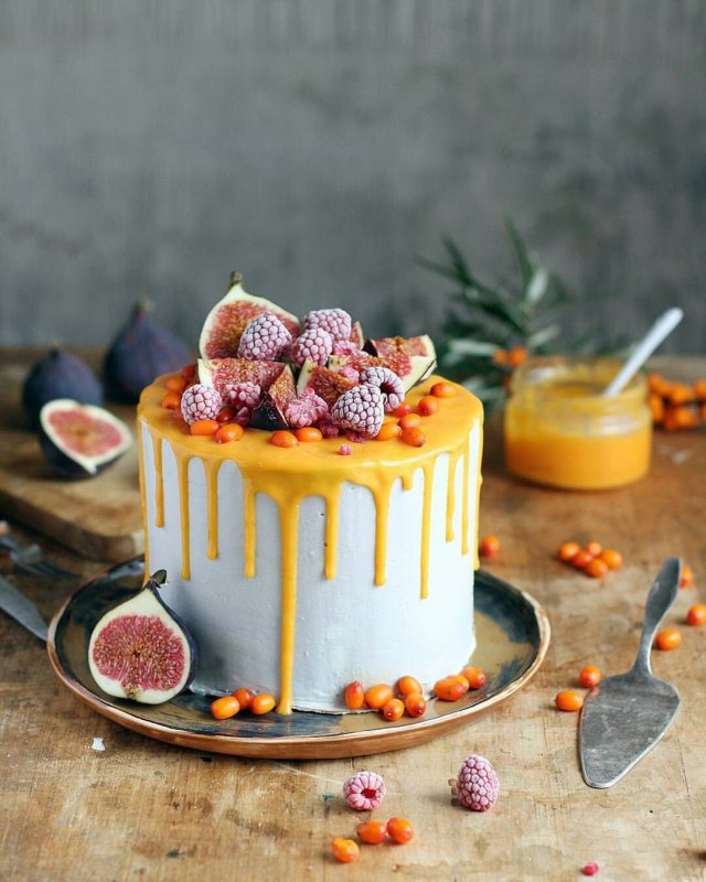 Декор торта абрикосами