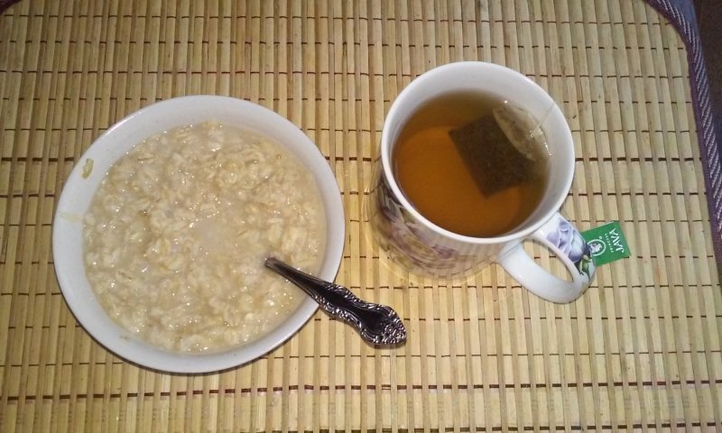 Рисовая каша с чаем