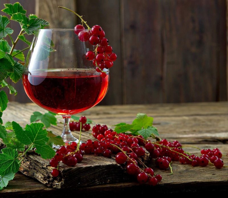 Настойка с сельдереем и красным вином