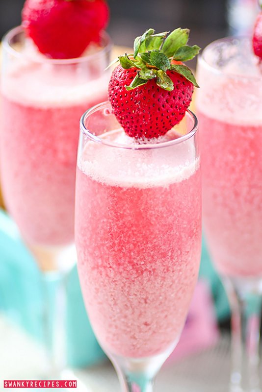 Розовый коктейль алкогольный