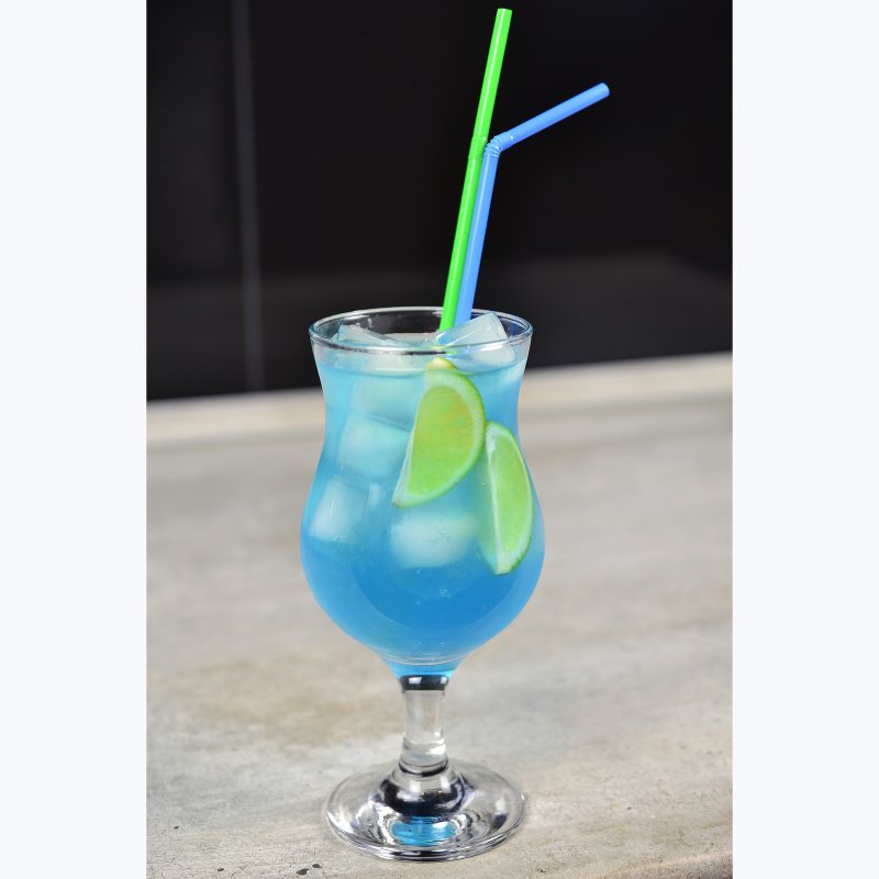 Голубая Лагуна Blue Lagoon коктейль