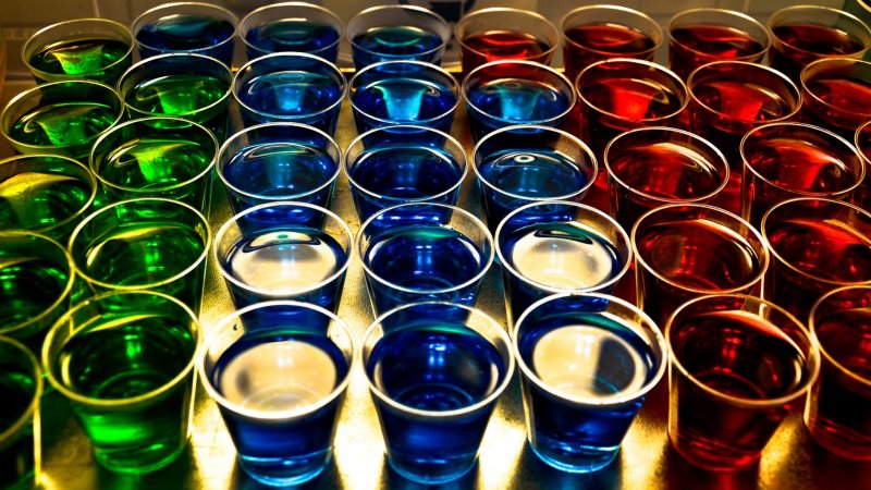 Разноцветный алкоголь