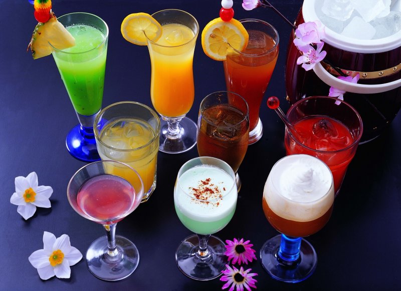 Разноцветные коктейли
