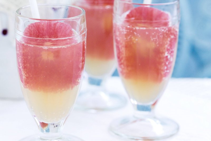 Розовый грейпфрут коктейль
