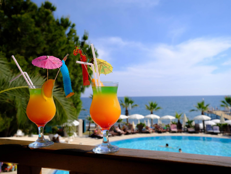 Турецкие пляжи с коктейлем
